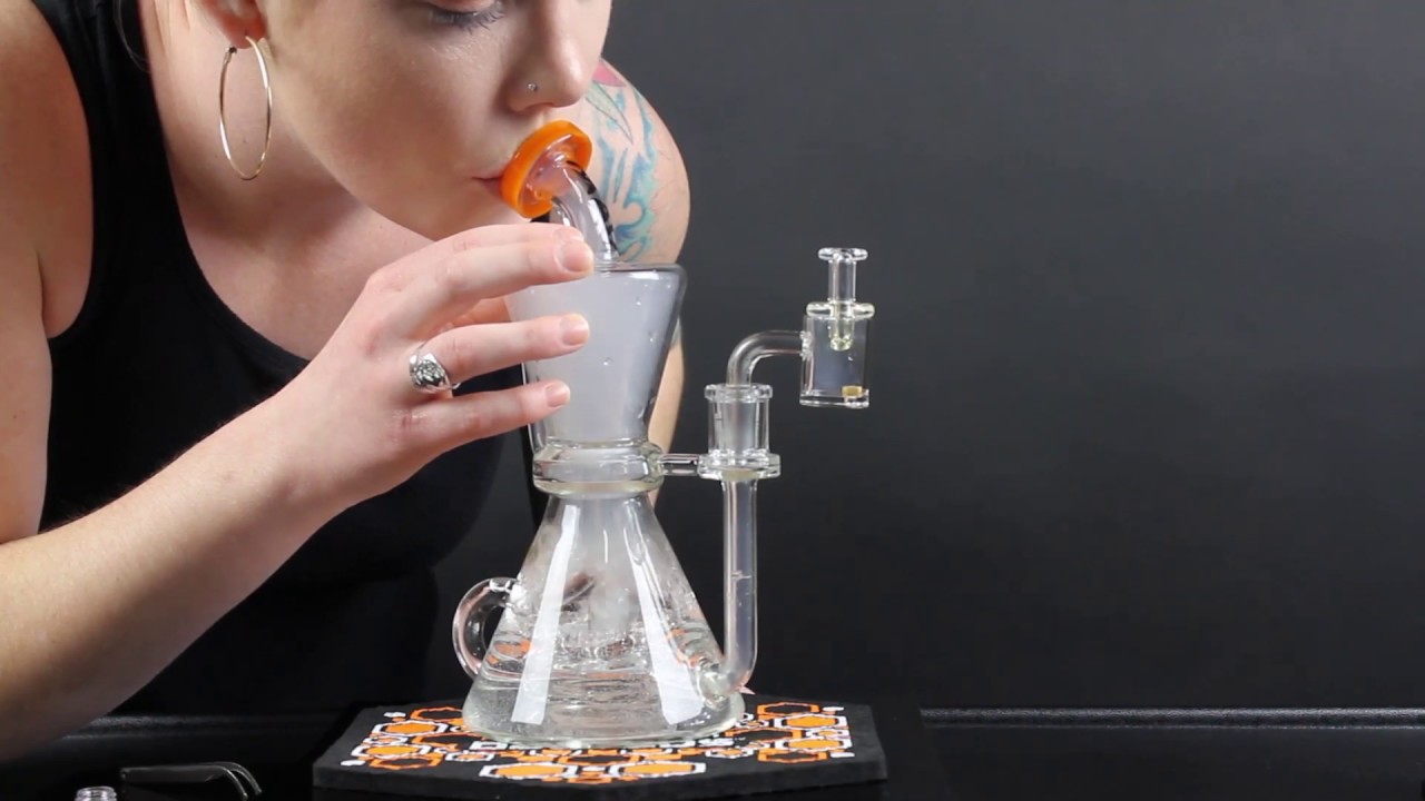 What all to consider when buying mini bongs